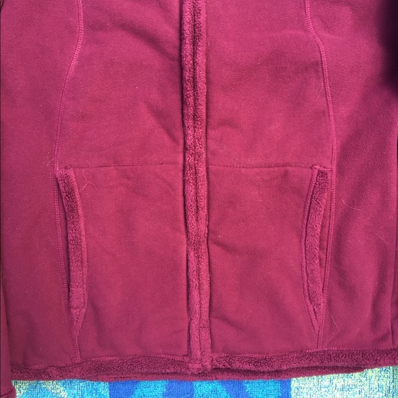 The North Face Maroon/Burgundy sweater - Picture 4 of 5